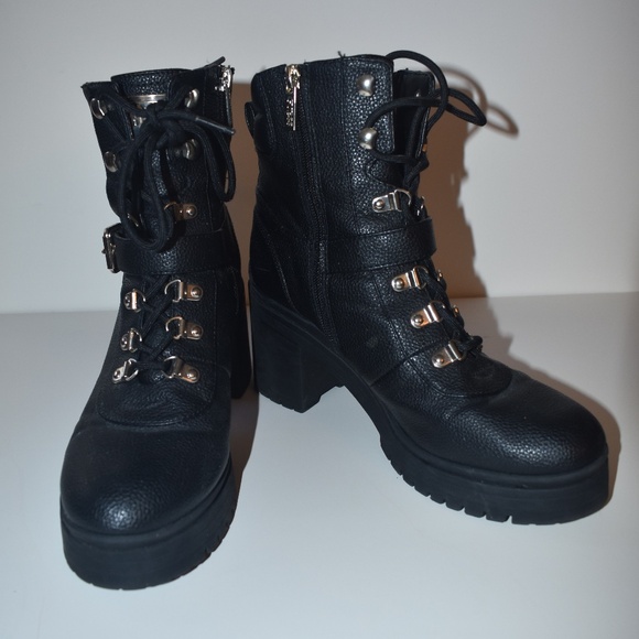 GUESS Women's Canaly Lug Sole Block Heel Combat Boots 9M EUC - Picture 3 of 5